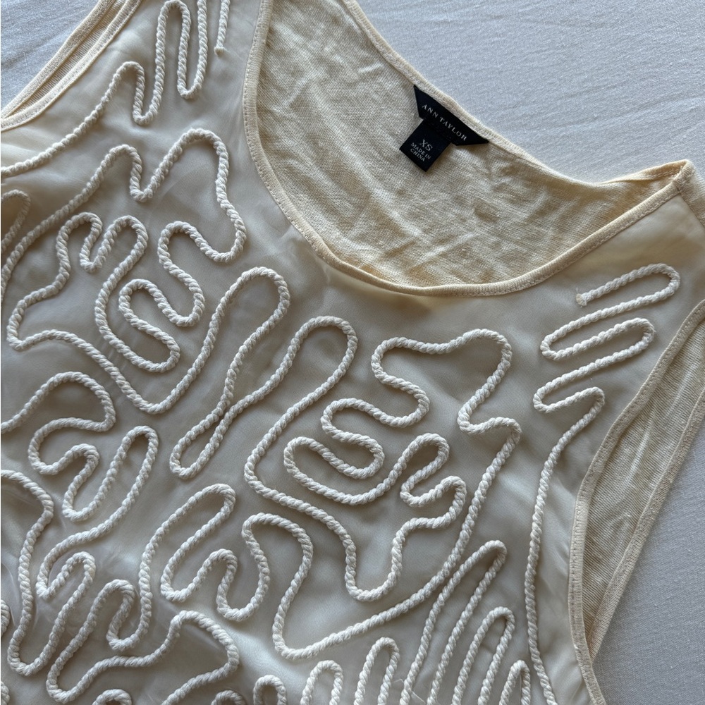 Anne Taylor Embroidered Shell Top - Sz XS